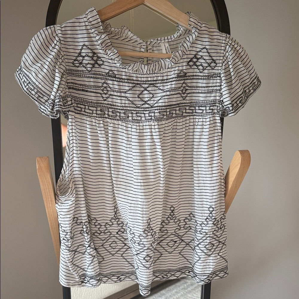 Anthropologie Black and White sleeveless flowy blouse embroidered size XL